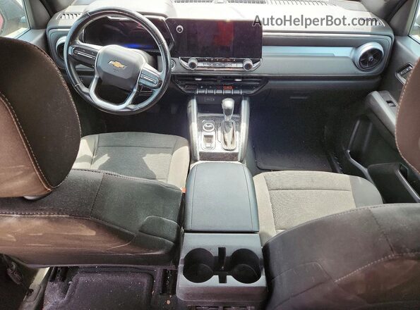 1GCPTCEK5P1199830 2023 CHEVROLET COLORADO Red Widok deski rozdzielczej