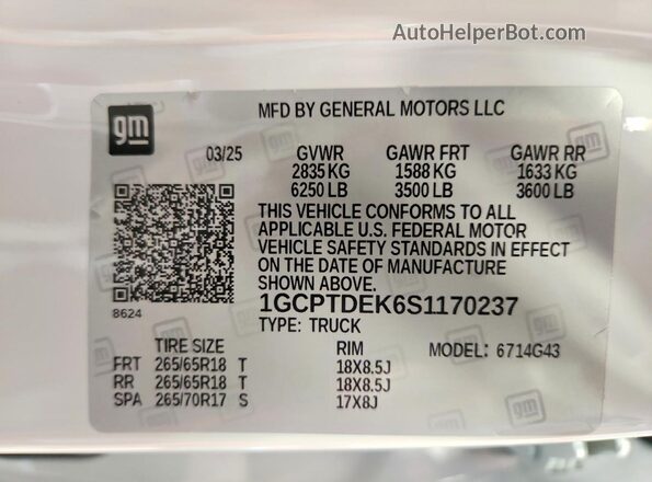 1GCPTDEK6S1170237 2025 CHEVROLET COLORADO White Engine compartment view
