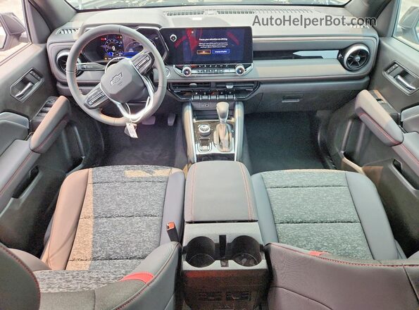 1GCPTDEKXS1245702 2025 CHEVROLET COLORADO Silver Вид панелі приладів