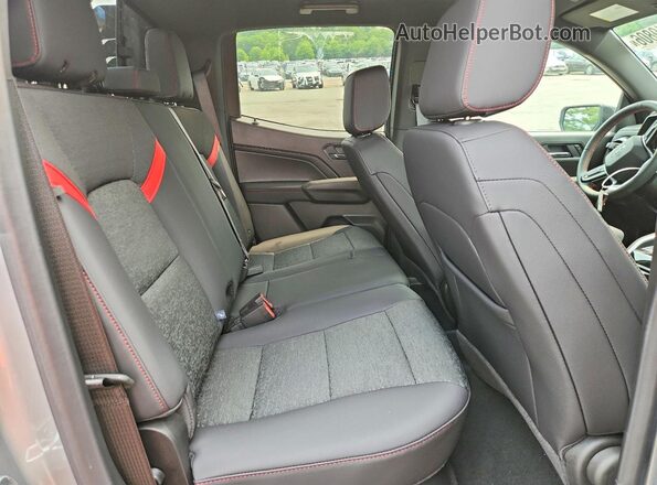 1GCPTDEKXS1245702 2025 CHEVROLET COLORADO Silver Вид задніх сидінь