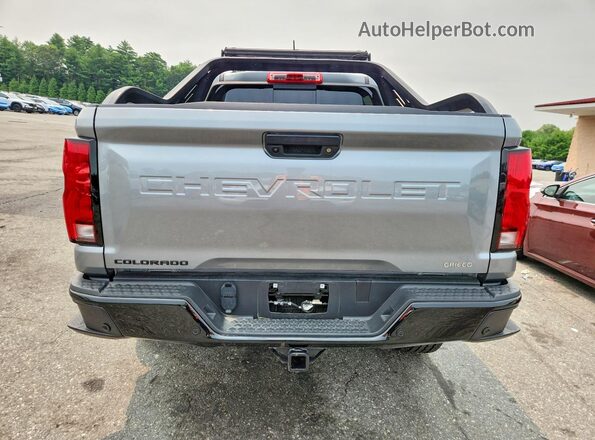1GCPTDEKXS1245702 2025 CHEVROLET COLORADO Silver Вид ззаду
