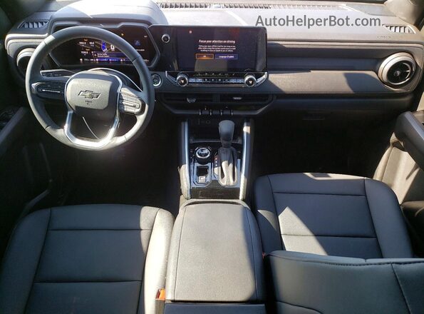 1GCPTEEK0T1104113 2026 CHEVROLET COLORADO Белый Вид панели приборов