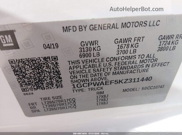 1GCPWAEF5KZ311440 2019 CHEVROLET SILVERADO White Vista del compartimento del motor