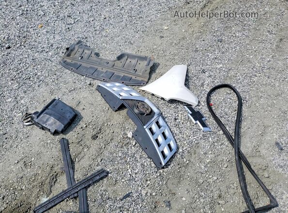 1GCPYFEDXKZ377682 2019 CHEVROLET SILVERADO White Widok komory silnika