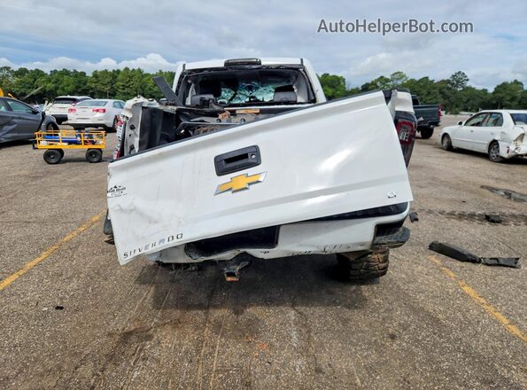 1GCRCREC0JZ358072 2018 CHEVROLET SILVERADO White Rear view