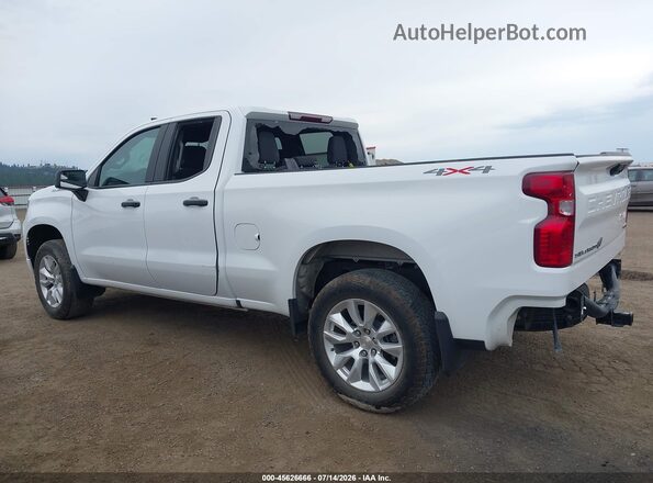 1GCRDBEK1PZ249950 2023 CHEVROLET SILVERADO Silver Widok wnętrza 360 stopni