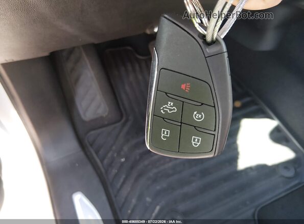 1GCUKEED2TZ247539 2026 CHEVROLET SILVERADO White Вид панелі приладів