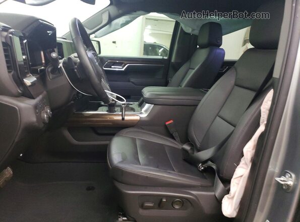 1GCUKEED4TZ108223 2026 CHEVROLET SILVERADO Серебряный Вид салона спереди