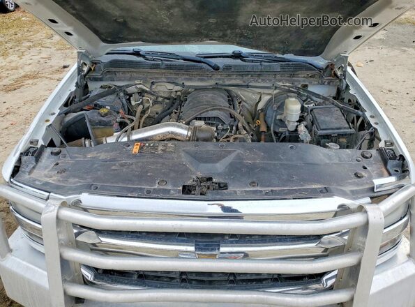 1GCUKREC1HF196333 2017 CHEVROLET SILVERADO White Rear interior view