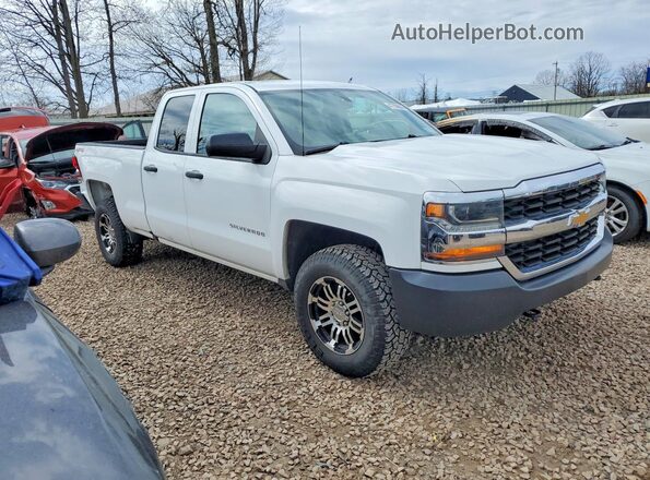 1GCVKNEH9JZ201016 2018 CHEVROLET SILVERADO Белый Передняя правая четверть