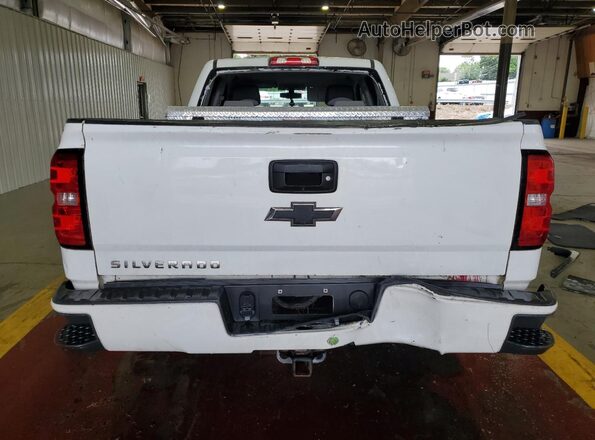 1GCVKPEC0JZ132703 2018 CHEVROLET SILVERADO White Widok wnętrza z przodu