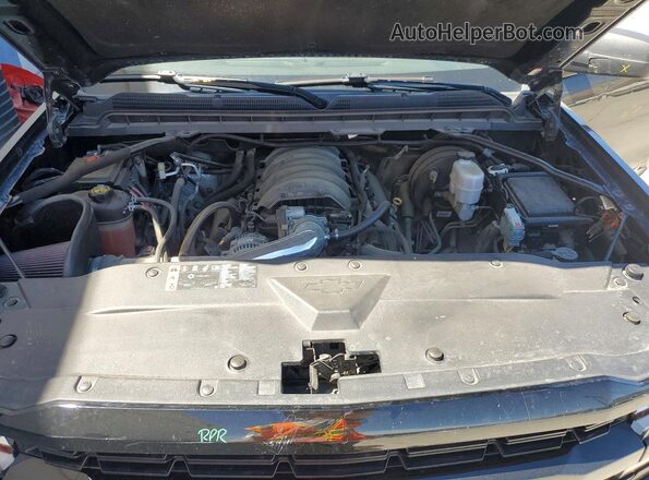 1GCVKPEC1JZ377400 2018 CHEVROLET SILVERADO Черный Вид задней части салона