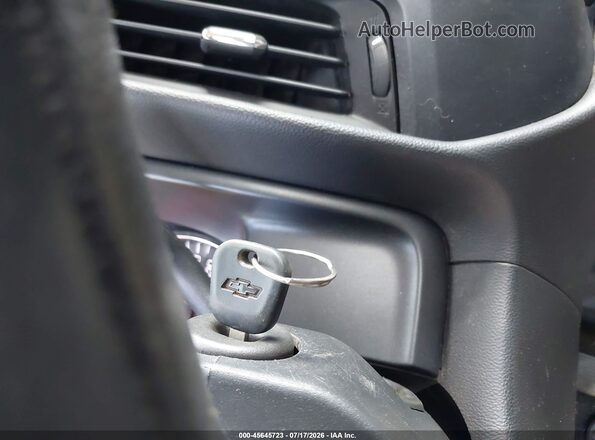 1GCVKPEC4HZ114084 2017 CHEVROLET SILVERADO Красный Вид панели приборов
