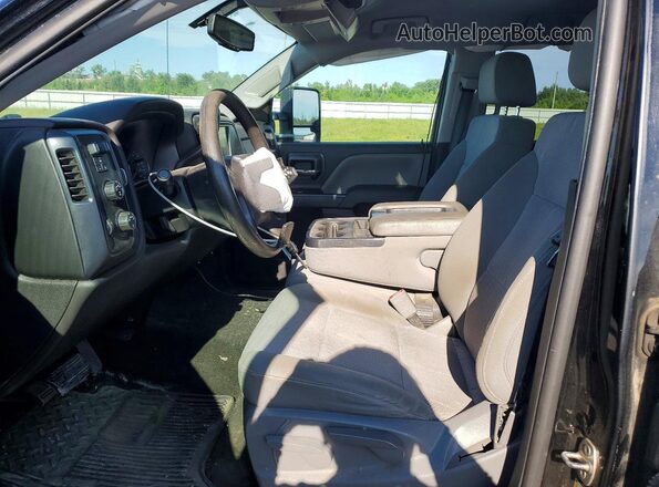 1GCVKPEC6JZ145035 2018 CHEVROLET SILVERADO Черный Вид салона спереди