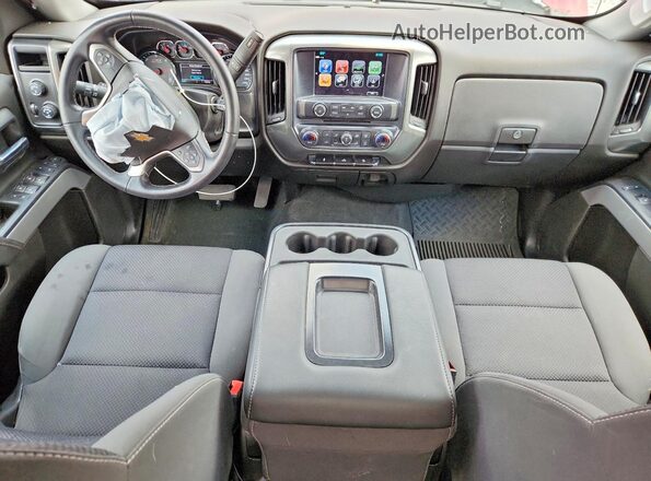 1GCVKREC3JZ363106 2018 CHEVROLET SILVERADO Red Вид панелі приладів