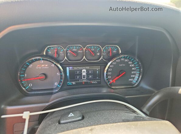 1GCVKREC4JZ263113 2018 CHEVROLET SILVERADO Red ხელსაწყოთა პანელის ხედი