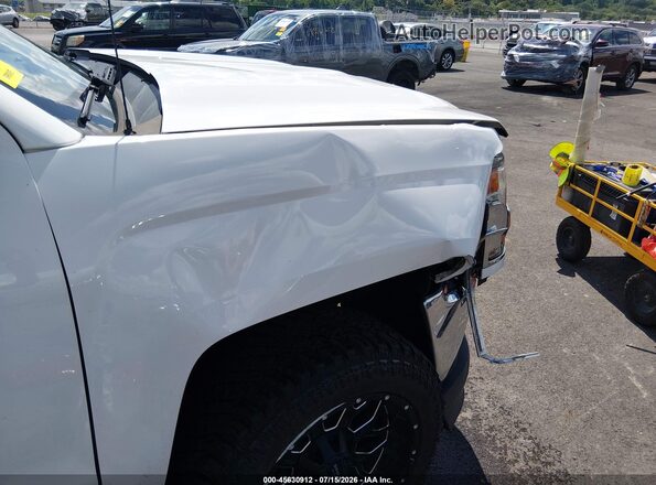 1GCVKREC6JZ213975 2018 CHEVROLET SILVERADO Белый 