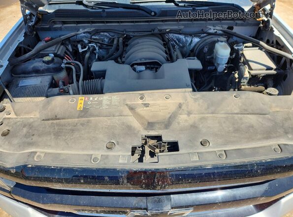 1GCVKREC7JZ218912 2018 CHEVROLET SILVERADO Красный Вид задней части салона