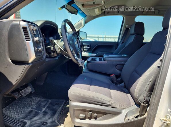 1GCVKREC7JZ218912 2018 CHEVROLET SILVERADO Красный Вид салона спереди