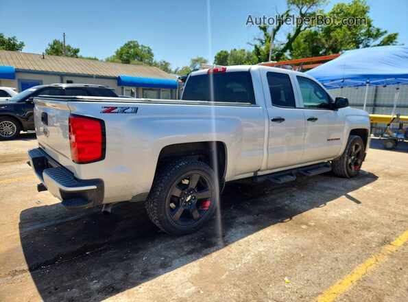 1GCVKREC7JZ218912 2018 CHEVROLET SILVERADO Красный Задняя правая четверть