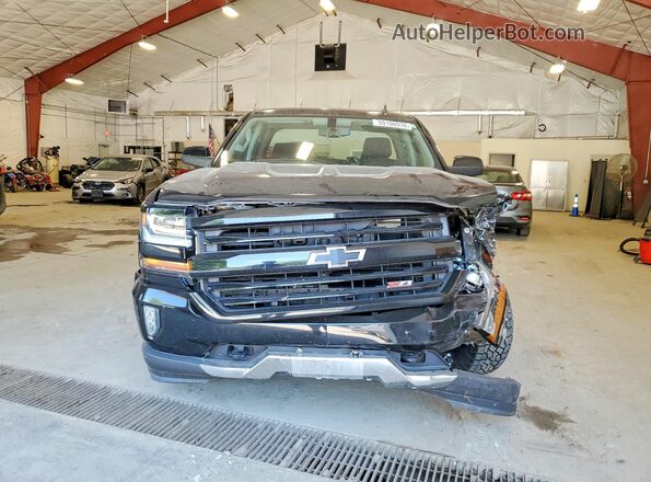1GCVKREC8JZ198203 2018 CHEVROLET SILVERADO Black Widok z przodu