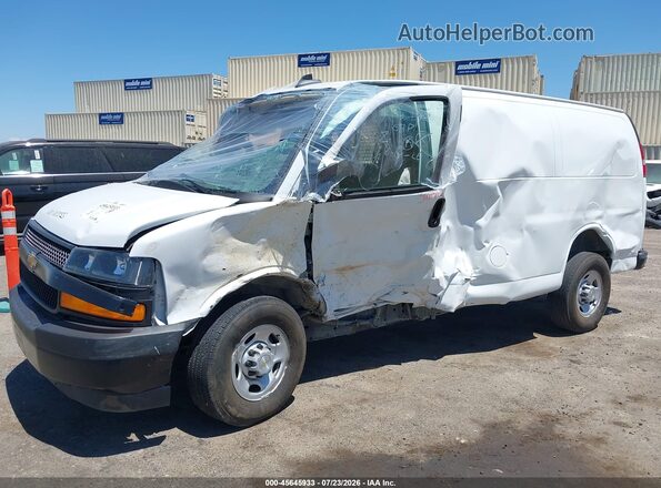 1GCWGAF7XR1187917 2024 CHEVROLET EXPRESS White Դիմացի տեսք