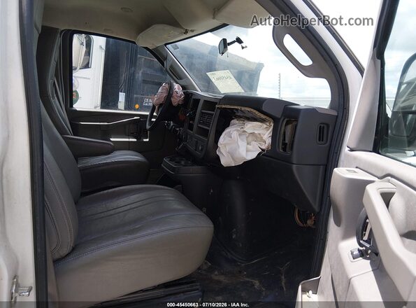1GCWGAFF2G1129241 2016 CHEVROLET EXPRESS White Vista interior delantera