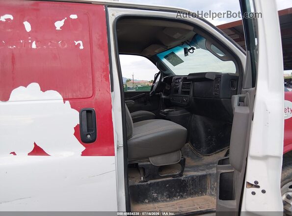 1GCWGAFF3G1298412 2016 CHEVROLET EXPRESS White Vista interior delantera