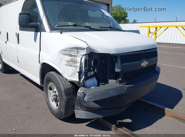 1GCWGAFF4H1100213 2017 CHEVROLET EXPRESS Белый Вид спереди