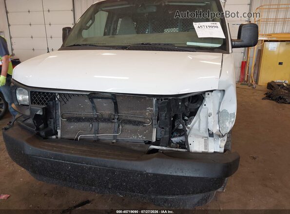 1GCWGAFF6H1123556 2017 CHEVROLET EXPRESS Белый Вид спереди