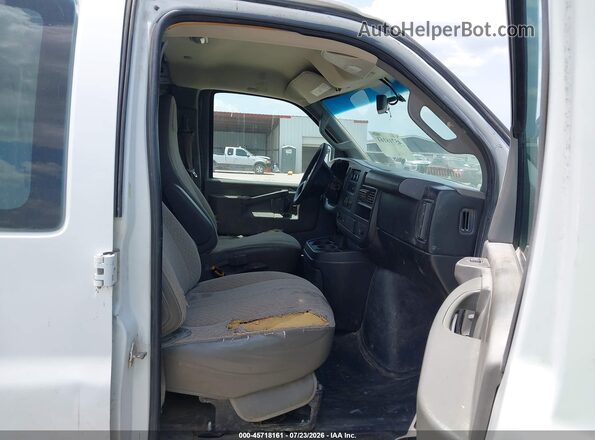 1GCWGAFF8G1166505 2016 CHEVROLET EXPRESS White Vista interior delantera