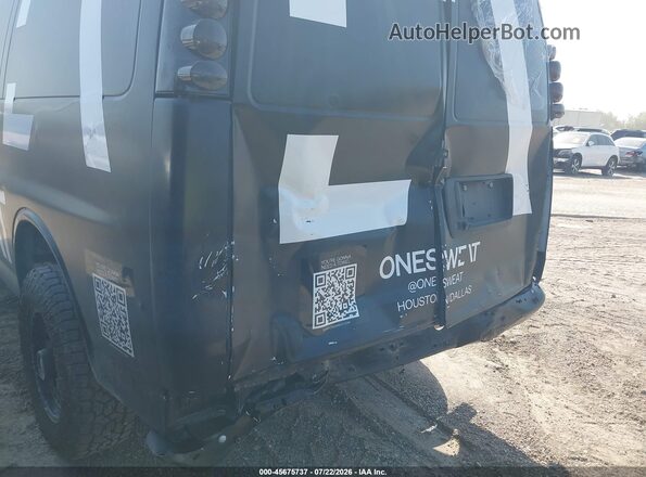 1GCWGAFF8H1128631 2017 CHEVROLET EXPRESS Black Widok z przodu