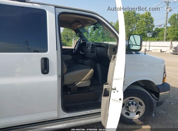 1GCWGAFG0K1310775 2019 CHEVROLET EXPRESS White Front interior view