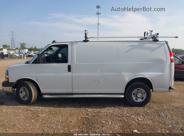 1GCWGAFG0K1310775 2019 CHEVROLET EXPRESS White 360 interior view