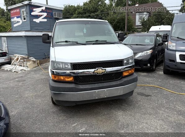 1GCWGAFG2J1908476 2018 CHEVROLET EXPRESS White Vista frontal