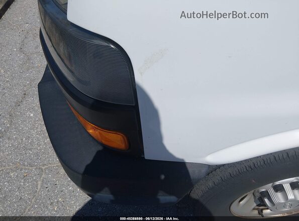 1GCWGAFG5J1260955 2018 CHEVROLET EXPRESS White Front view