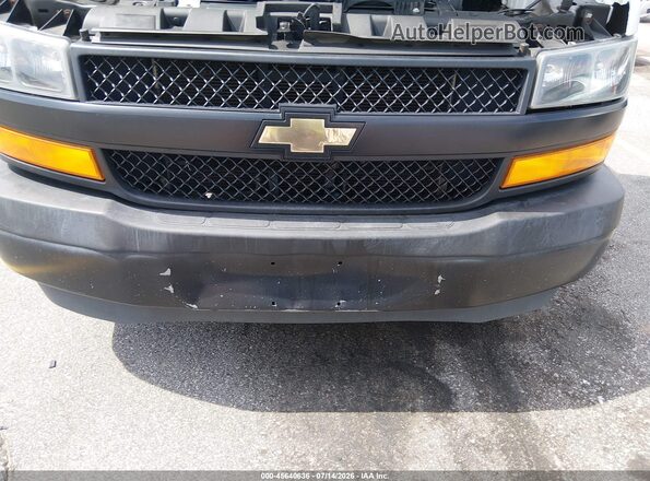 1GCWGAFG5K1234017 2019 CHEVROLET EXPRESS Белый Вид спереди