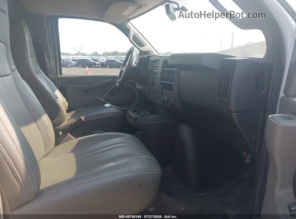 1GCWGAFG6K1339309 2019 CHEVROLET EXPRESS White Vista interior delantera