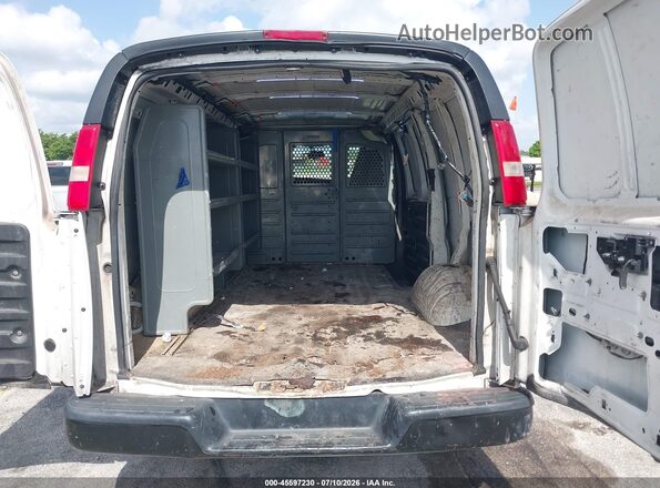 1GCWGAFG7K1146747 2019 CHEVROLET EXPRESS White Widok naklejki z numerem VIN