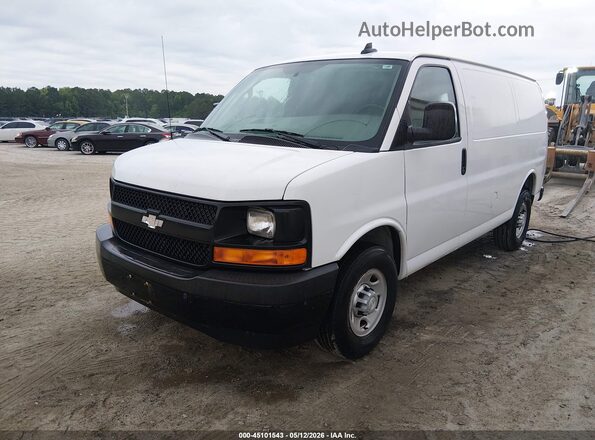 1GCWGAFG8H1238491 2017 CHEVROLET EXPRESS White წინა მარცხენა ხედი სამი მეოთხედიდან