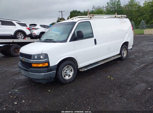 1GCWGAFG8J1906232 2018 CHEVROLET EXPRESS White წინა მარცხენა ხედი სამი მეოთხედიდან