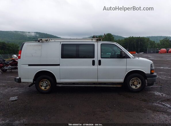 1GCWGAFG8J1906232 2018 CHEVROLET EXPRESS White უკანა სალონის ხედი