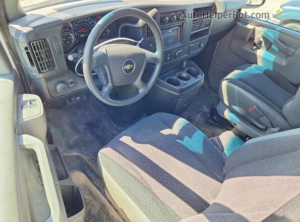 1GCWGAFG8K1220192 2019 CHEVROLET EXPRESS White Widok deski rozdzielczej