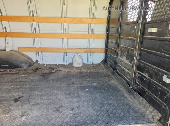1GCWGAFG8K1220192 2019 CHEVROLET EXPRESS White Widok wnętrza z tyłu