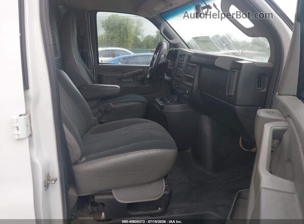 1GCWGAFG8L1167057 2020 CHEVROLET EXPRESS White Front interior view