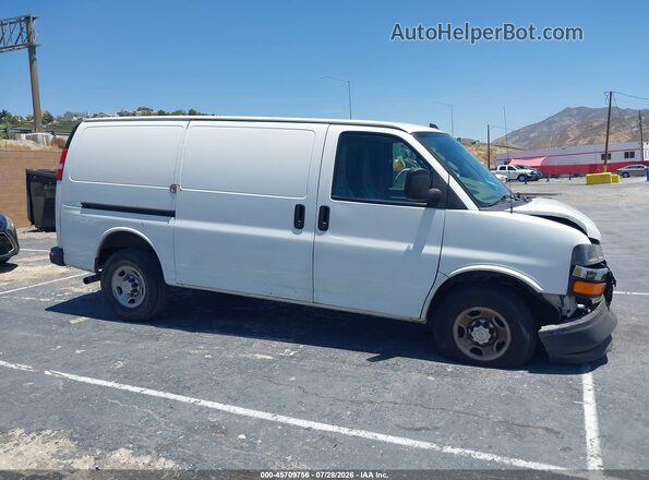 1GCWGAFGXK1298098 2019 CHEVROLET EXPRESS Белый Вид задней части салона