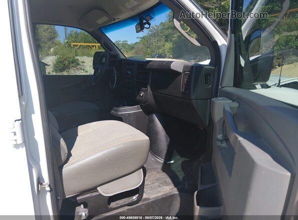 1GCWGAFP0L1125174 2020 CHEVROLET EXPRESS White წინა სალონის ხედი