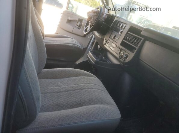 1GCWGAFP0P1209551 2023 CHEVROLET EXPRESS White უკანა სალონის ხედი
