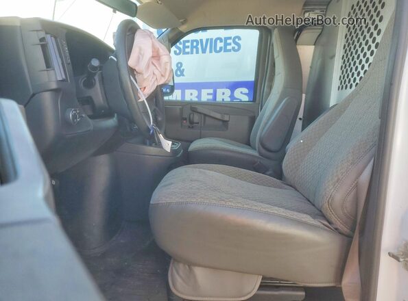 1GCWGAFP0P1209551 2023 CHEVROLET EXPRESS White წინა სალონის ხედი