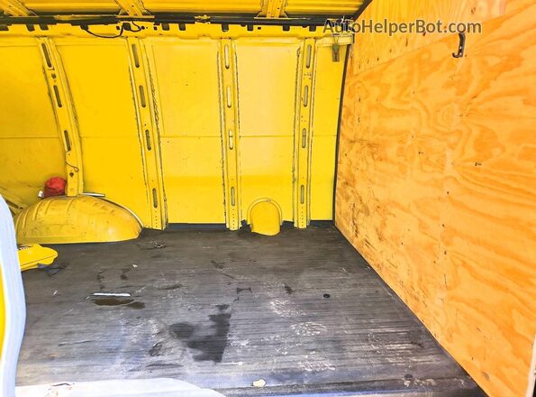 1GCWGAFP1K1158361 2019 CHEVROLET EXPRESS Yellow Հետևի նստատեղերի տեսք